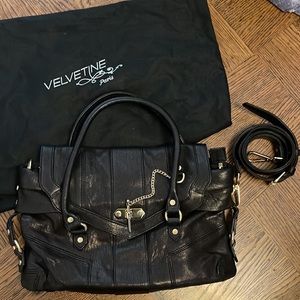 Velvetine Paris Black Leather Bag w/multiple ways to carry